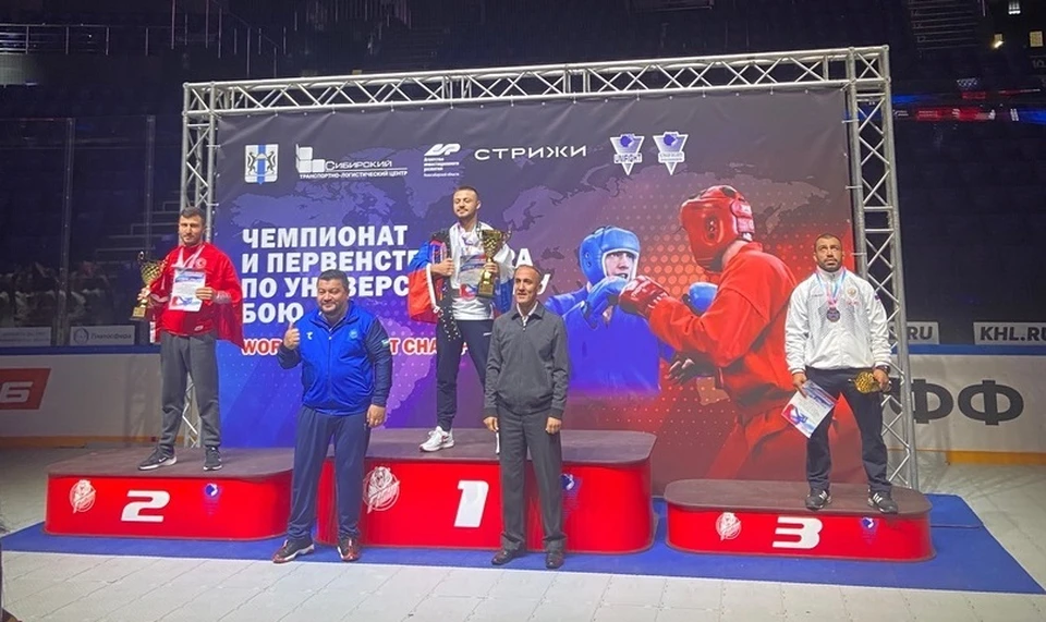 Михаил Покачалов (в центре). Фото со страницы спортсмена в VK.