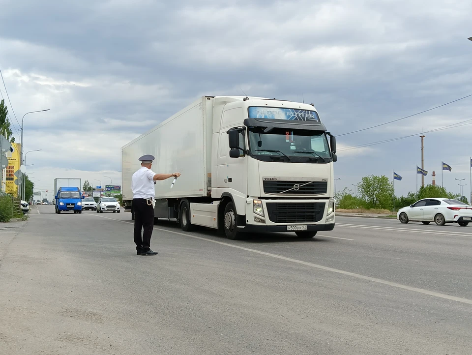 Деньги водителей фур, убивающих волгоградские магистрали, пойдут в дорожный фонд