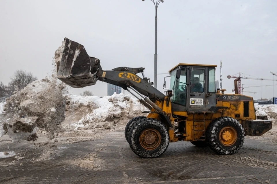 За минувшие сутки с дорог Иркутска вывезли 772 тонны снега