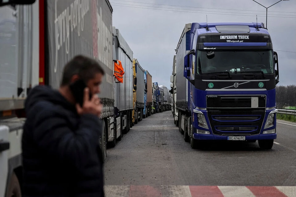 Очередь из 2500 машин образовалась на границе Украины и Польши