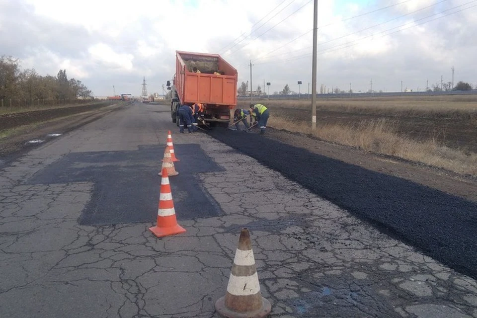 В Херсонской области ремонтируют дорогу от Чаплынки до Аскании-Новой. ФОТО: министерство транспорта Херсонской области