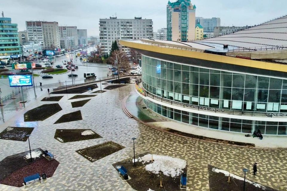 Нарымский сквер в Новосибирске ждет реконструкция в 2024 году. Фото: Анна Терешкова
