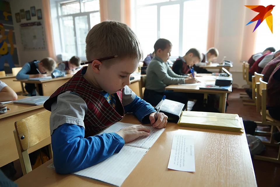 В школах Мурманской области будет действовать особый режим занятий во время полярной ночи и выхода из нее.