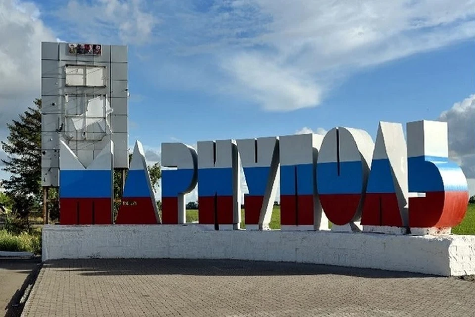 Строители из Санкт-Петербурга помогают студентам Мариуполя в прохождении практики. Фото: ДАН