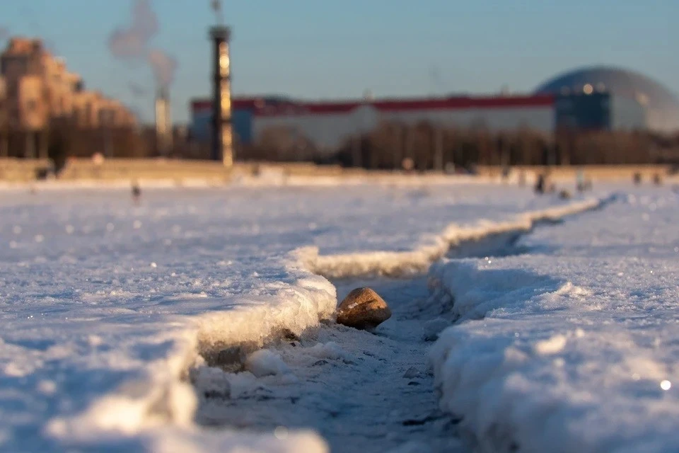 В Гидрометцентре назвали причину предстоящей теплой зимы в России