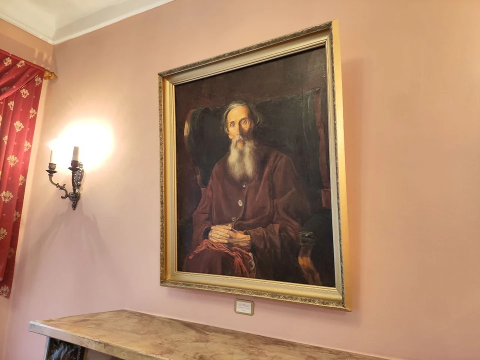 Портрет Владимира Даля висит в доме, где он родился
