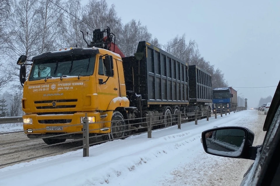 Сильнейший снегопад создал в Удмуртии настоящий хаос. Фото: читательница Ирина