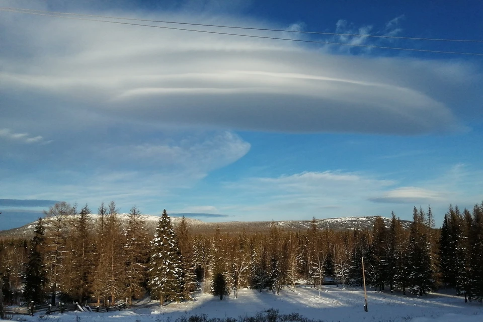 Лентикулярные облака заметили жители Южного Урала. Фото: Национальный парк Зюраткуль