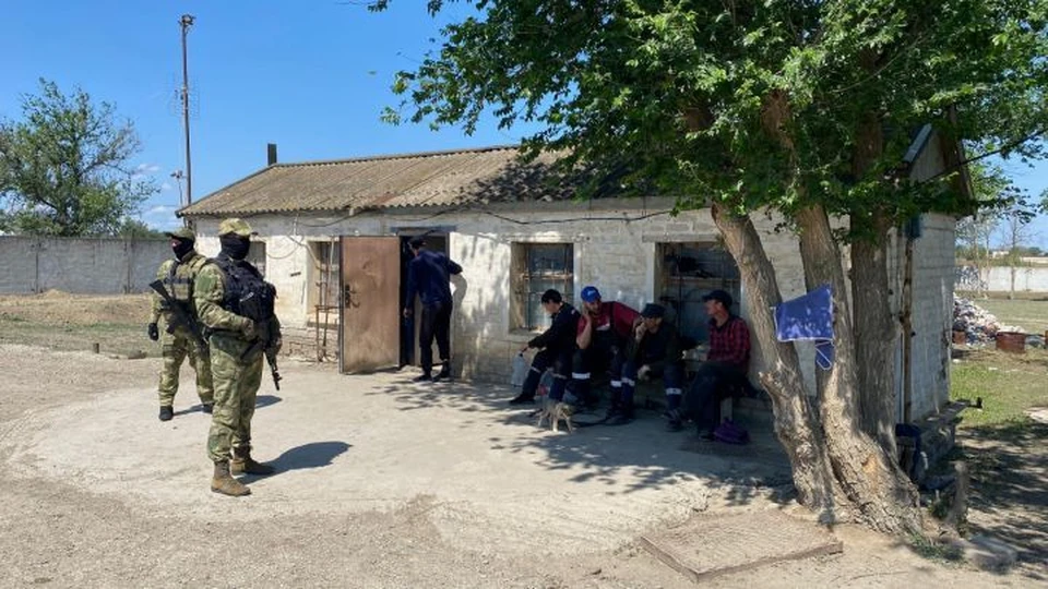 Нанес ли бизнес вред здоровью рабочим предстоит выяснить следствию. Фото: пресс-служба УФСБ по Ставропольскому краю.
