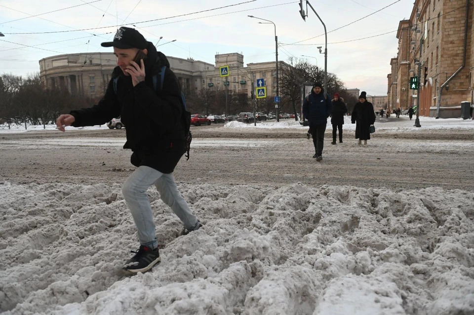 Предприятие, которое отвечает за вывоз снега, берет кредит.