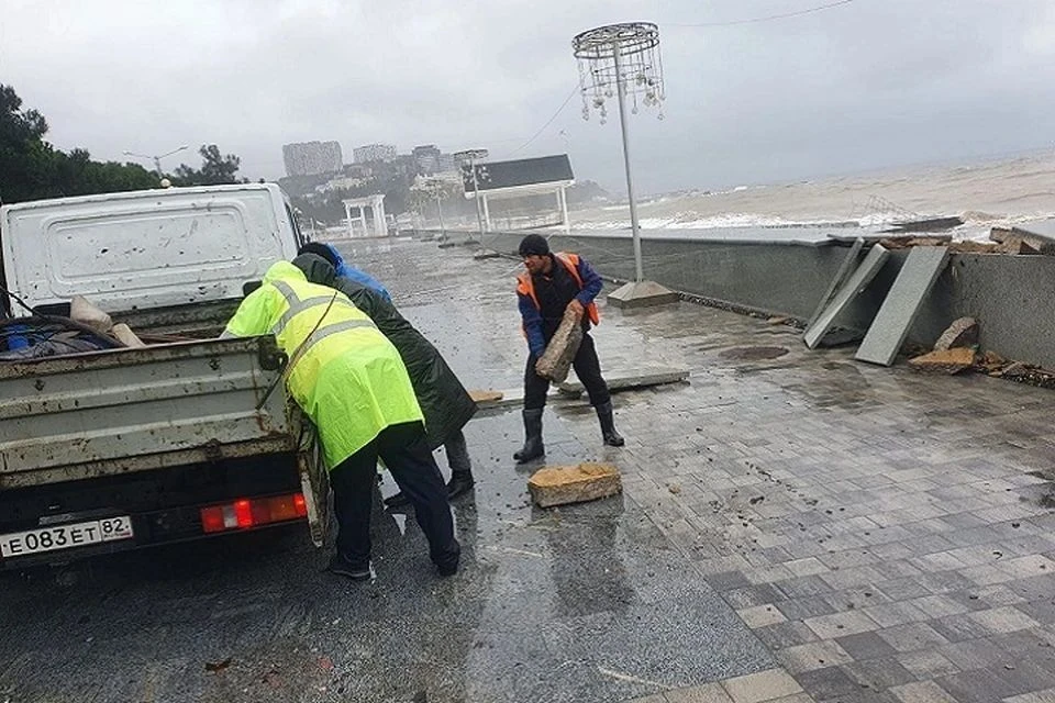 Устранение последствий мощного урагана в Крыму Фото: Telegram-канал главы администрации Ялты Янины Павленко