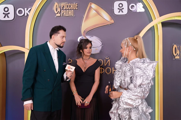 Алёна Блин ждет на интервью Гузееву, а Вита Чиковани продолжит работу с Басковым: чем запомнилась красная дорожка премии “Золотой Граммофон”-2023