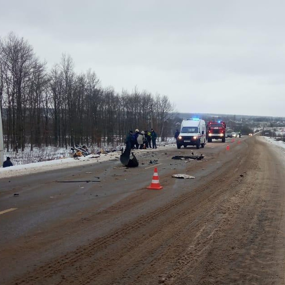 Два пассажира микроавтобуса погибли и шестеро пострадали в ДТП под Липецком  - KP.RU