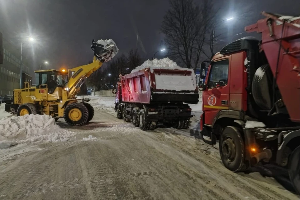 Из Петербурга вывезли 6000 КамАЗов снега. Фото: пресс-служба комблага Петербурга