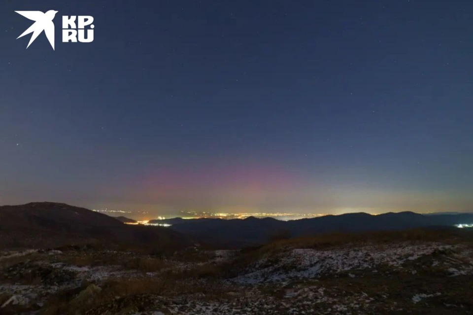Отголоски северного сияния во Владивостоке. Фото: Антон Комлев.