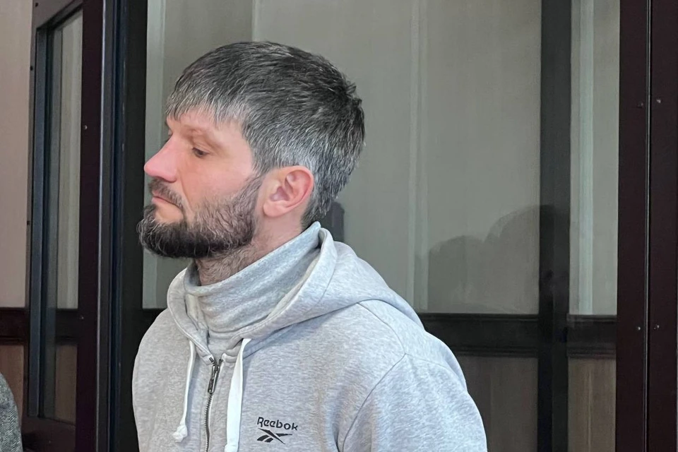 Осужденного взяли под стражу в зале заседаний.