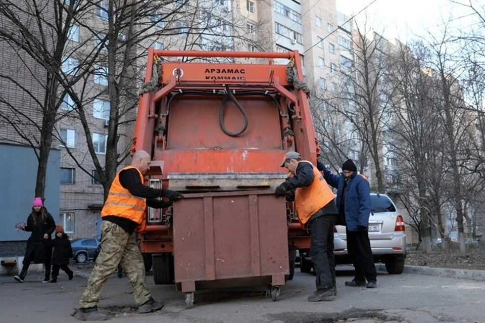 ЛЦУО за неделю вывез свыше 16 тысяч кубов ТБО. Фото - администрация Луганска