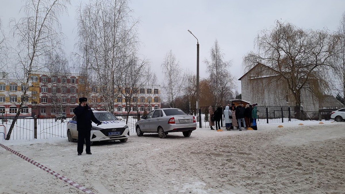 Пронесла ружье и нож через охрану: стали известны страшные подробности  стрельбы, которую устроила восьмиклассница в школе Брянска - KP.RU