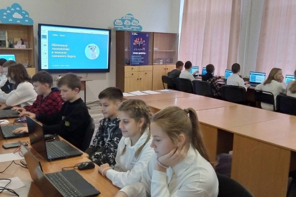 Школы Херсонской области оснастили современным мультимедийным оборудованием - интерактивными досками и компьютерами. ФОТО: минобразования Херсонской области