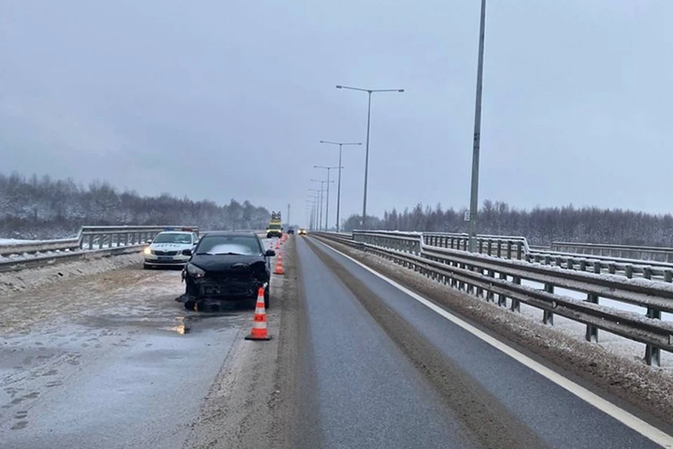 Водитель "Лады" пострадал в ДТП на трассе М-11 Фото: УГИБДД России по Тверской области