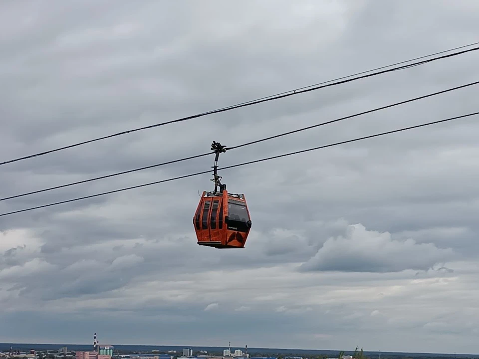 Канатную дорогу в Нижнем Новгороде остановили из-за снегопада.