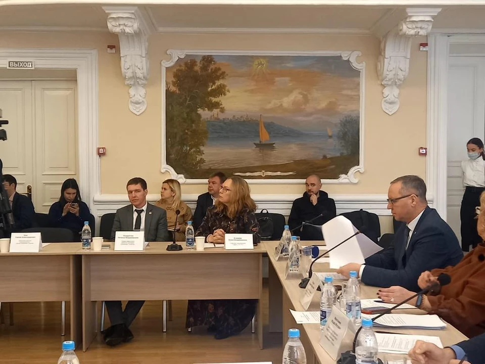 Участники мероприятия сошлись на том, что будущее за многофункциональными современными яркими павильонами