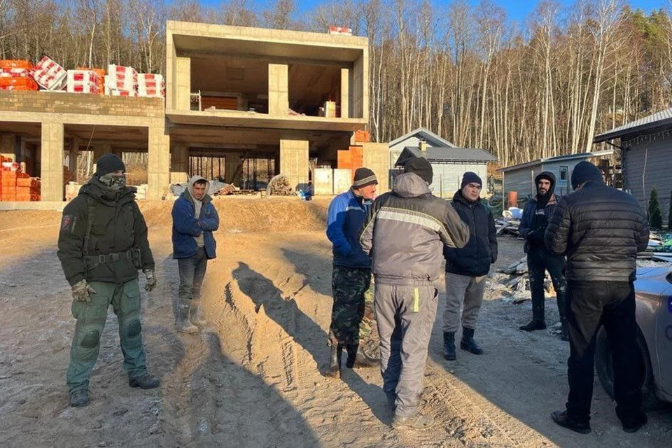 200 человек задержали на постах в Ленобласти за незаконное пересечение границы. Фото: t.me/rosgvard78