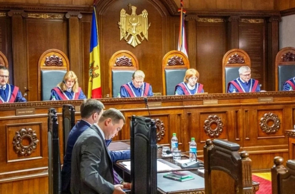 Астрономические зарплаты ждут Конституционный суд Молдовы со следующего года. Фото:соцсети