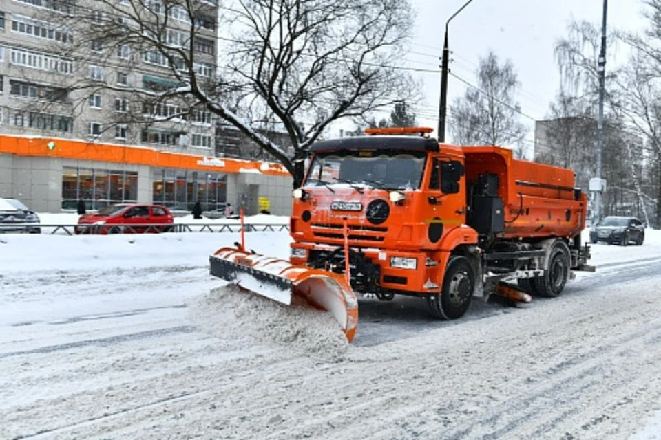 С улиц Ярославля за сутки вывезли больше трех тысяч кубометров снега