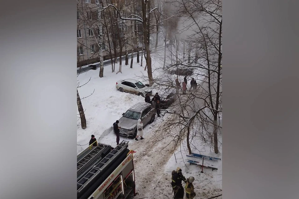 Подвал загорелся в многоквартирном доме Советского района. Фото: Марина Булгакова