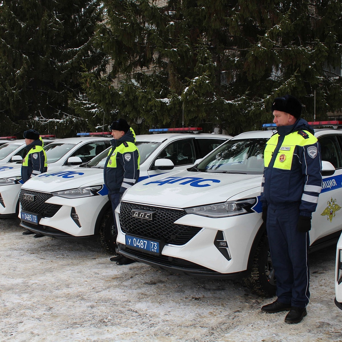 Ульяновские госавтоинспекторы получили ключи от 18 новых патрульных  автомобилей - KP.RU