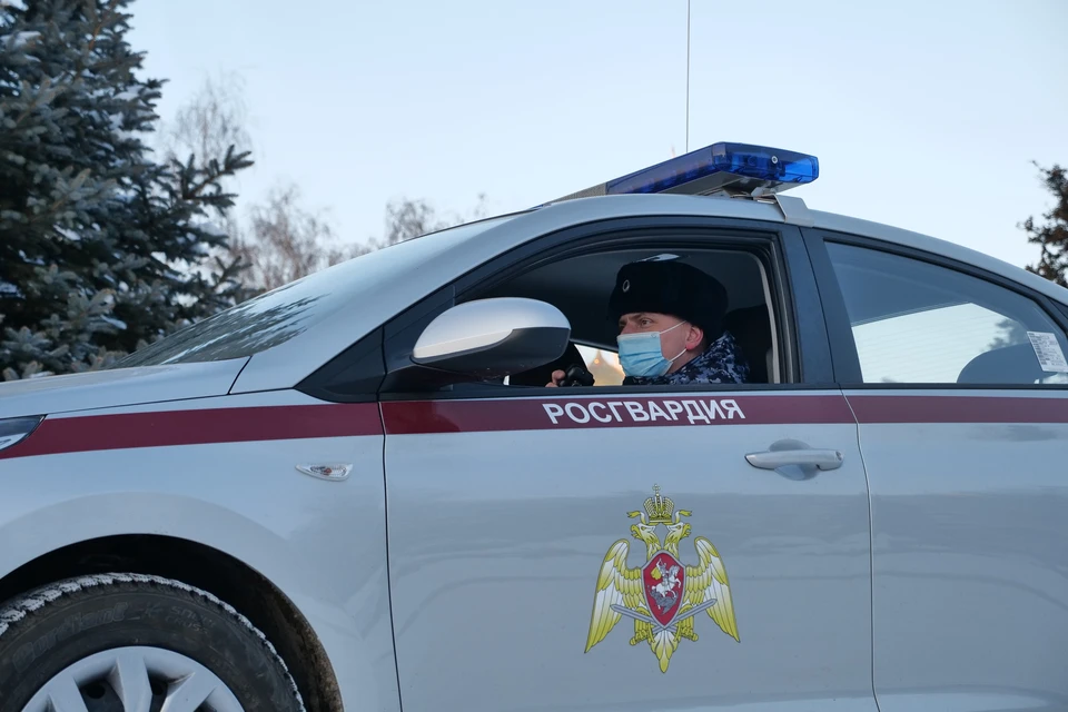 Росгвардейцы в Кемерове испортили романтик парочке грабителей.