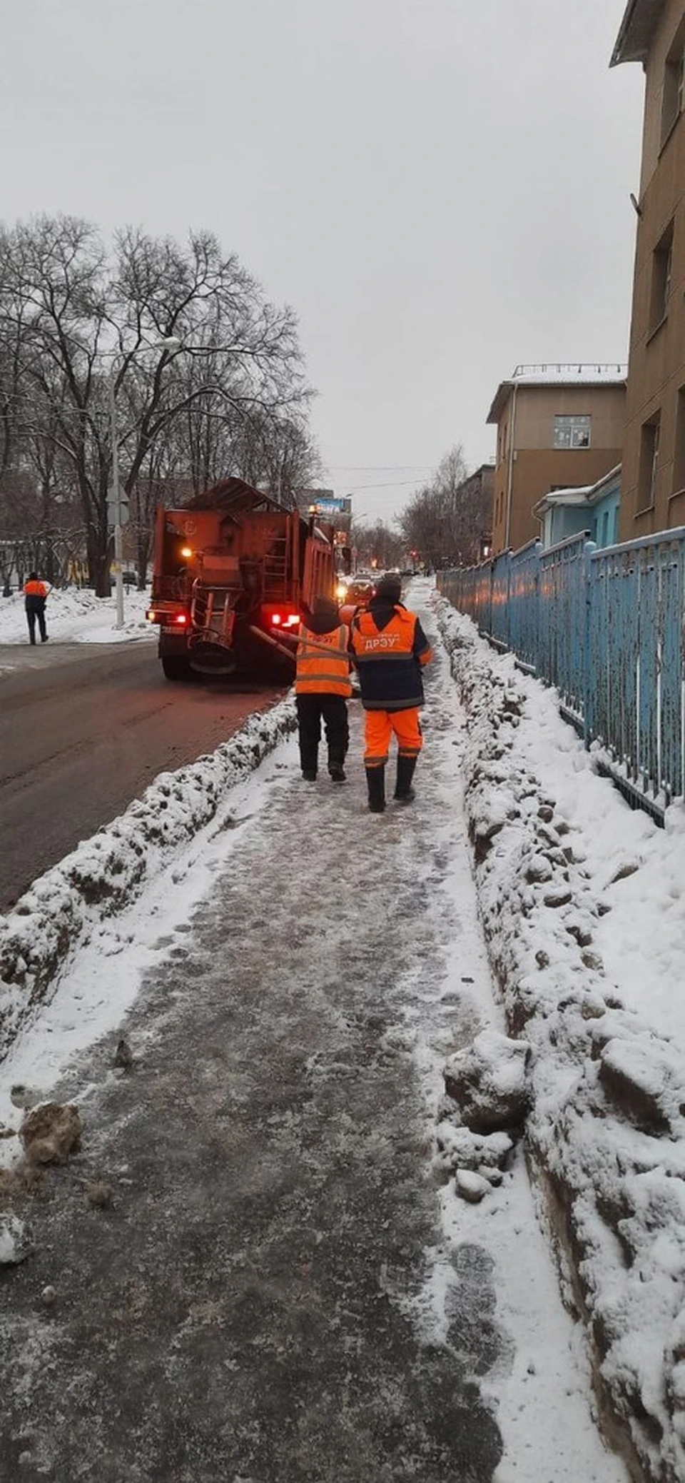 23 декабря в Ижевске запустили 60 единиц техники для расчистки улиц