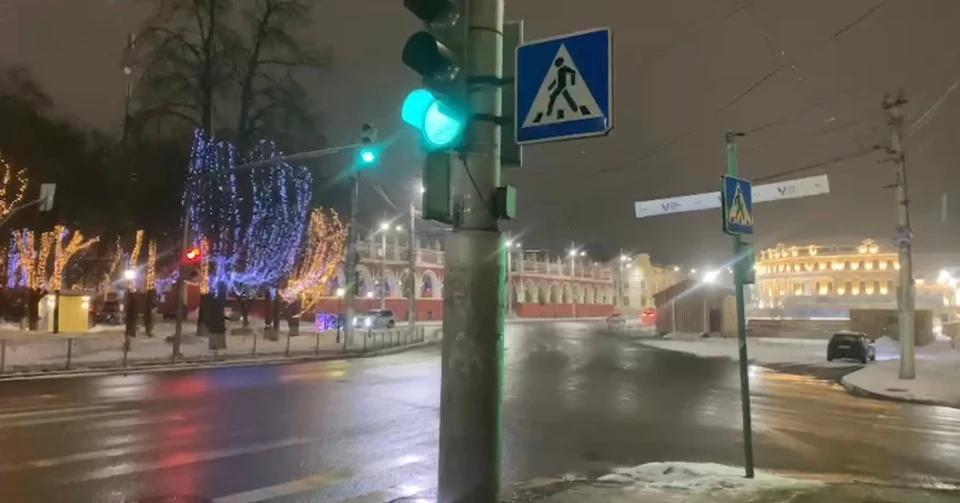 В Калуге светофор начал включаться для двух потоков