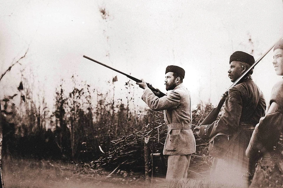 Николай II (слева) предавался охоте со всей страстью. Фото: Свердловский областной краеведческий музей имени О. Е. Клера