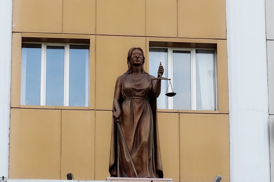 Экс-юрисконсульта управления капстроительства Ельца осудили на 2 млн за взятку
