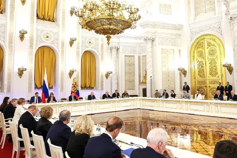 Президент РФ Владимир Путин подчеркнул, что нет ничего более эффективного, чем воспитание на собственном примере. Михаил Терещенко, ТАСС, kremlin.ru