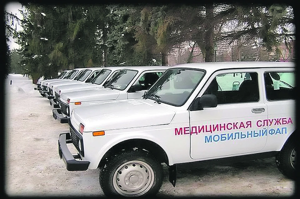 Теперь врачи ездят на новых санитарных «Нивах».