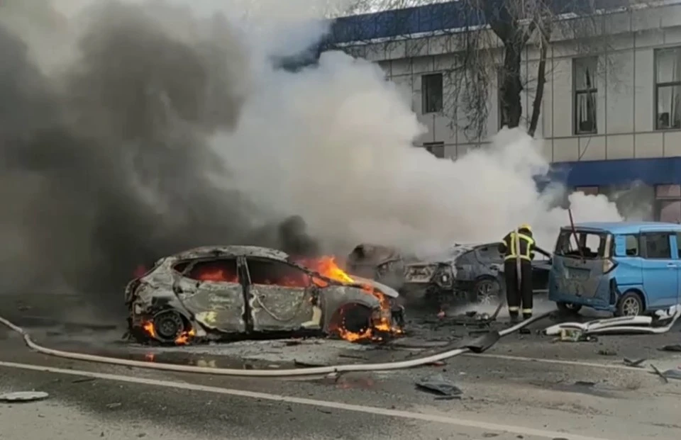 Десятки машин оказались повреждены 30 декабря в Белгороде. В одной из них ехали сын и бывшая жена Александра