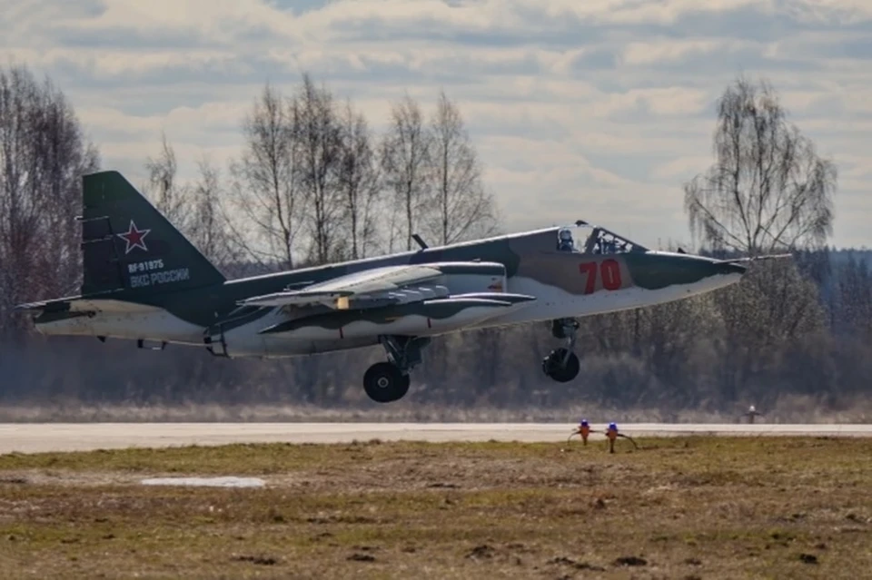Экипажи Су-25 ВКС России поразили опорные пункты ВСУ на Донецком направлении