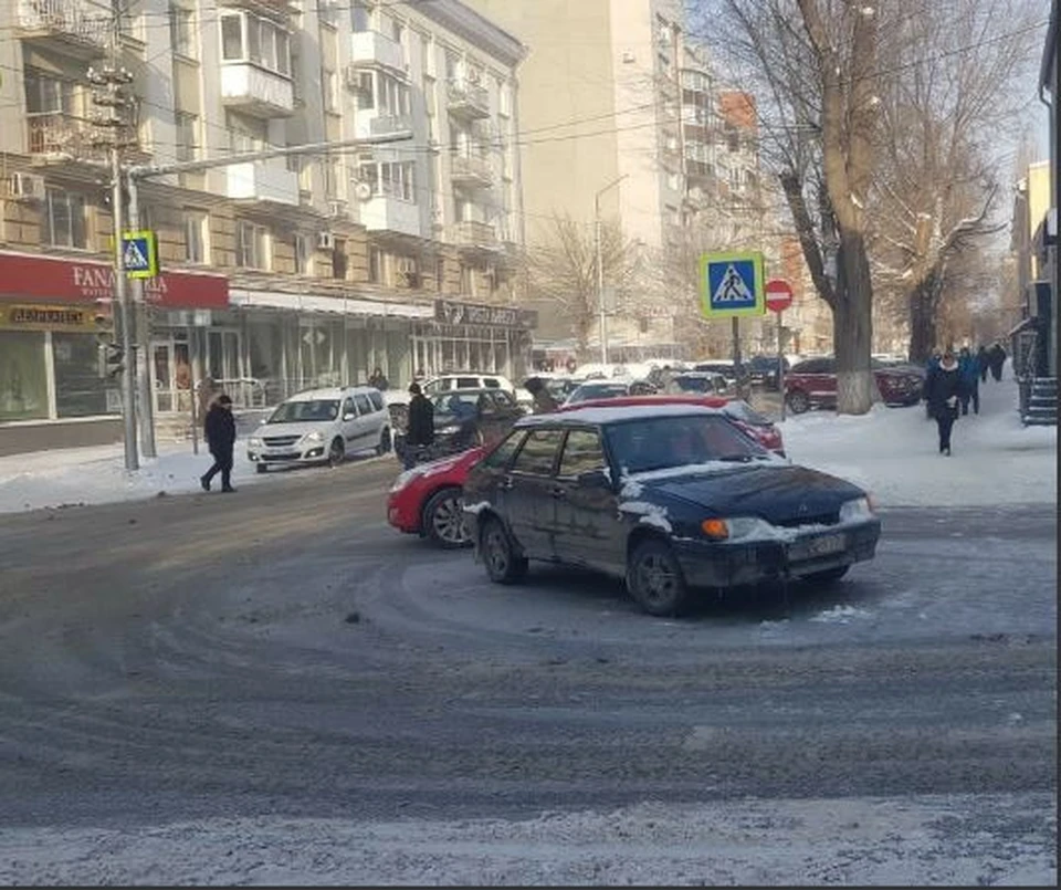 Напротив полиции. Напротив полиции
