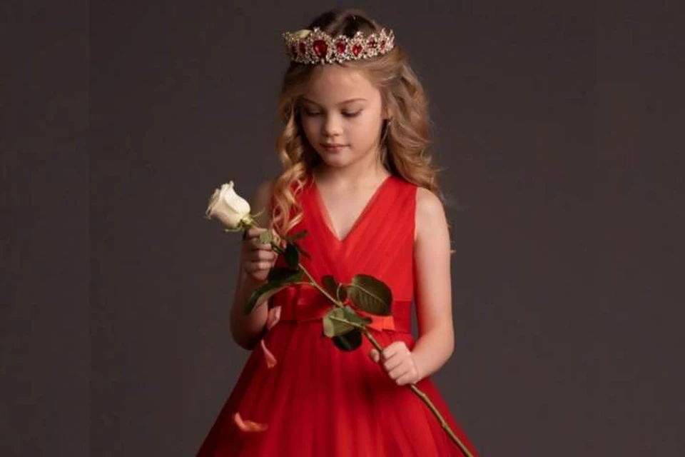 В конкурсе «Самая красивая девочка России» победила 7-летняя школьница из Читы. Фото: личный архив героев публикации