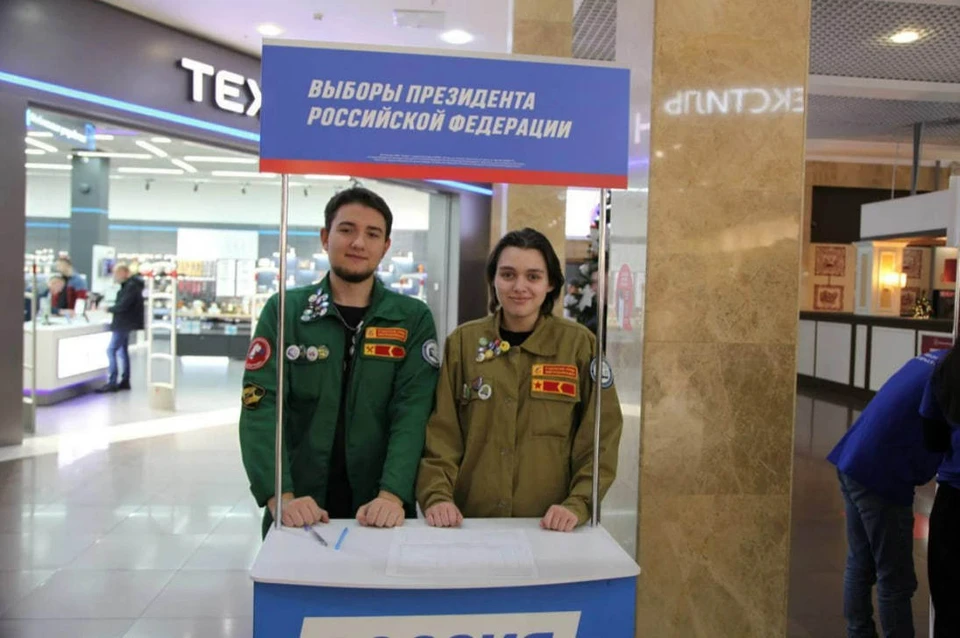 Подписи от нижегородцев за Владимира Путина передали в московский штаб. Фото: региональный избирательный штаб.