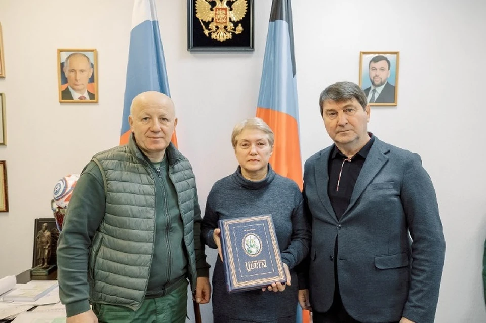 Музею передали фундаментальный труд одного из зачинателей русского аквариумистского движения Николая Золотницкого. Фото: ТГ/Моргун