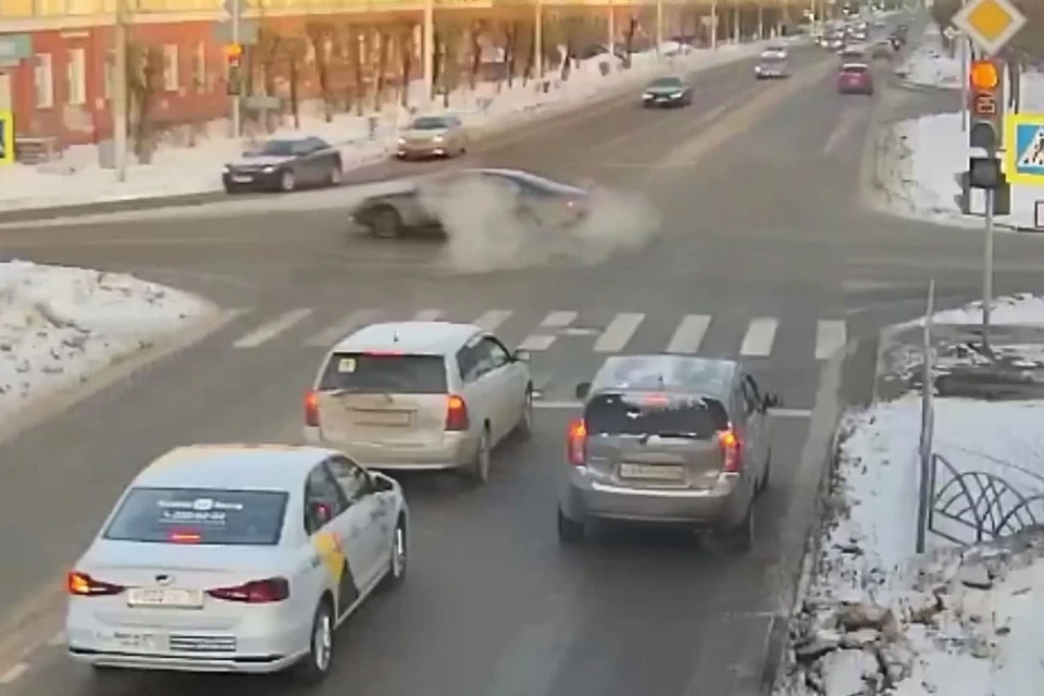 Фото: стоп-кадр видео ГИБДД по Красноярскому краю