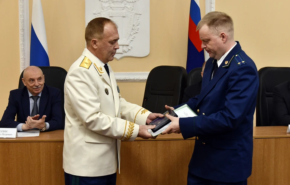 Сотрудников и ветеранов прокурорского корпуса Верхневолжья поблагодарили за верность долгу