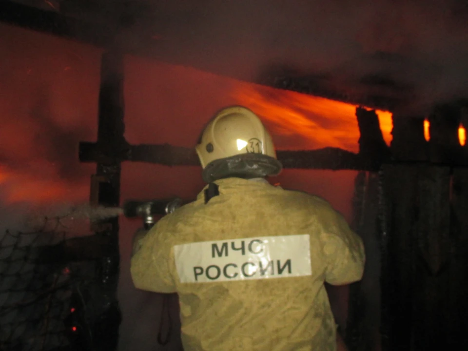 После тушения пожара в поселке Латное от бани остался только обгоревший предбанник.