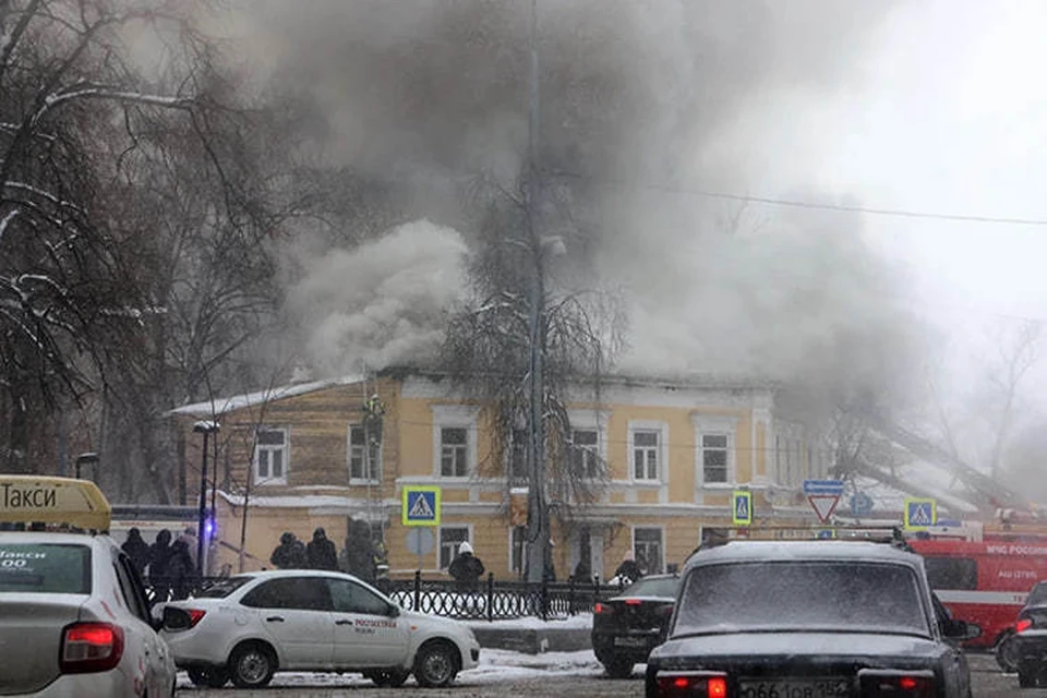 Площадь пожара составила 150 квадратных метров.