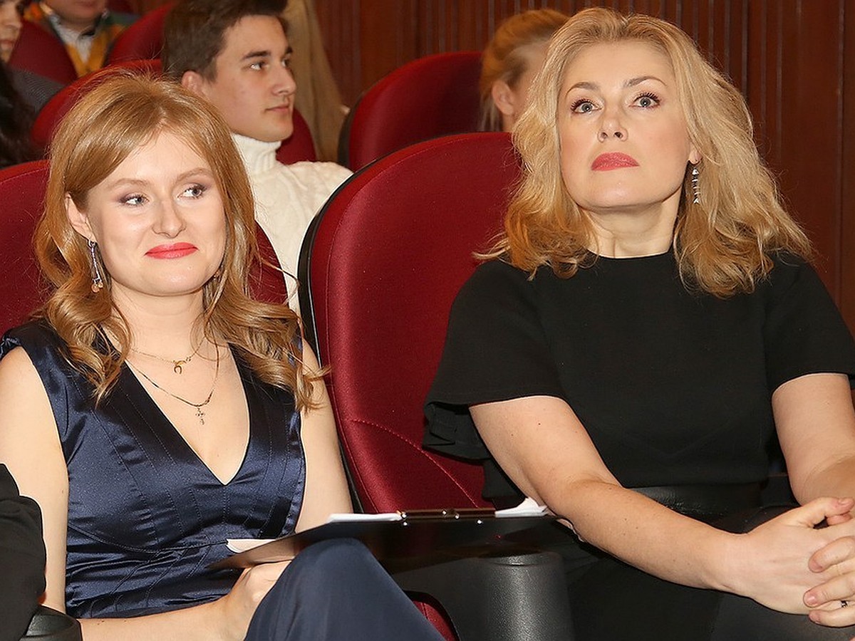 Дочери Василия Шукшина требуют с театра Надежды Бабкиной тысяч рублей 