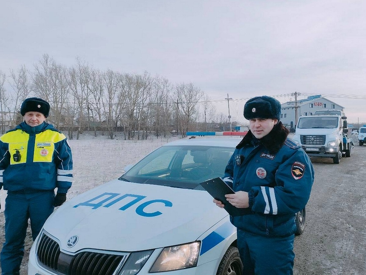 Отец, в салоне пахнет выхлопами»: в Ачинске спасли водителя, отравившегося  угарным газом - KP.RU